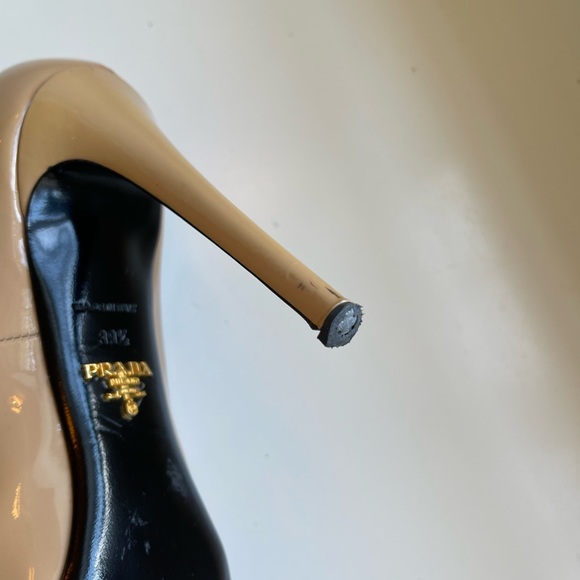 Authentic PRADA Beige Nude Patent Leather Round Toe Stiletto Heel Pump Size 39.5 - Picture 7 of 12